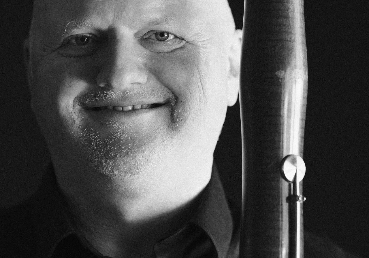 R Llewellyn headshot photo